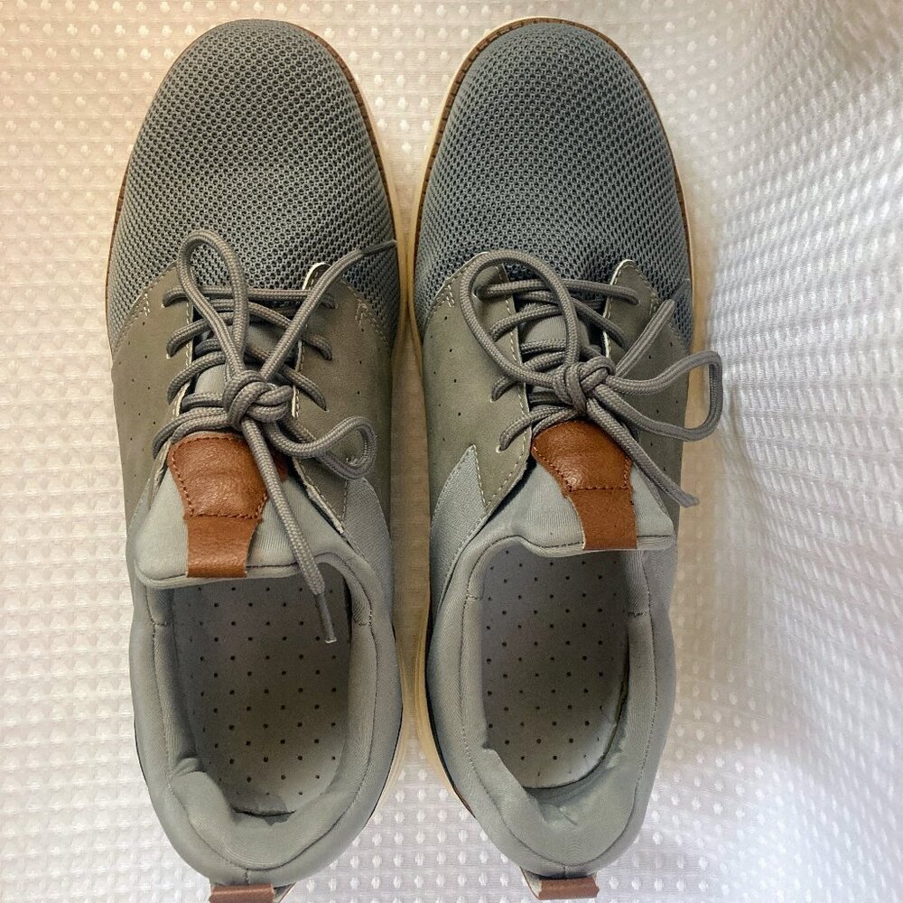 M sz 9.5 or W sz 11, steel toe casual shoe, gray,